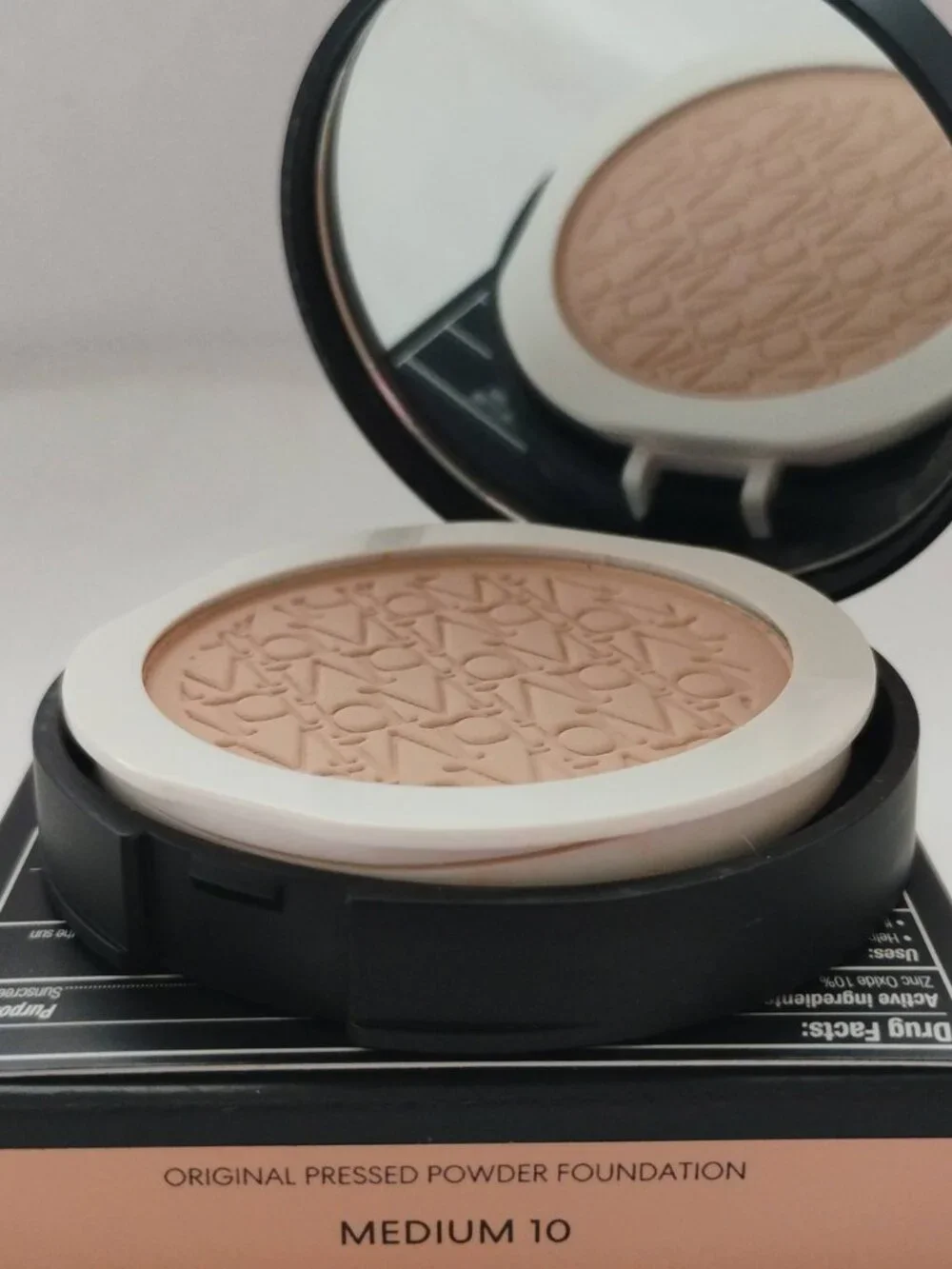 bareMinerals 'Medium #10' Original Pressed Powder /W SPF 15 - NWT